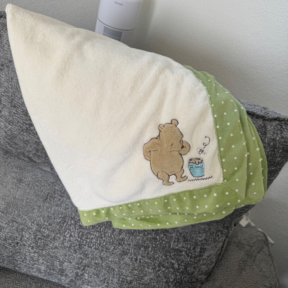 Disney Baby Winnie the Pooh Blanket Unisex 30x40 Green Cream Polka Dot Fleece